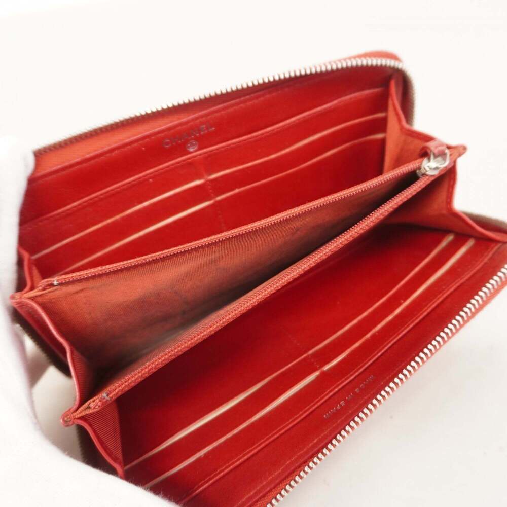 CHANEL Red Caviar Leather Wallet - Picture 3 of 11